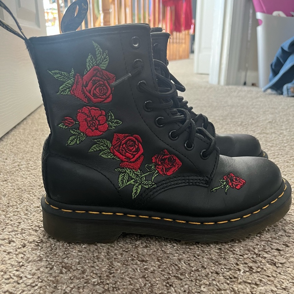 Rose embroidered Dr. Martens